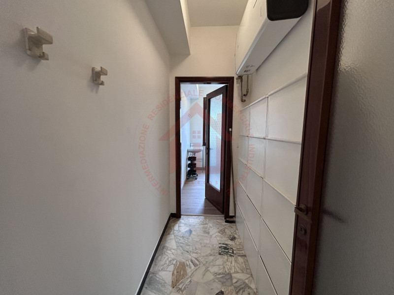 RIF: FR123 PADOVA - PADOVA CENTRO proponiamo in locazione elegante appartamento arredato, nel cen...