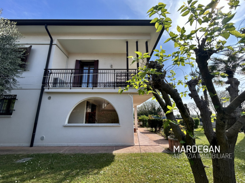 NOSTRA ESCLUSIVA! LA SOLUZIONE RISULTA IDEALE PER DUE NUCLEI FAMILIARI 
Quando vieni a scoprirla?...