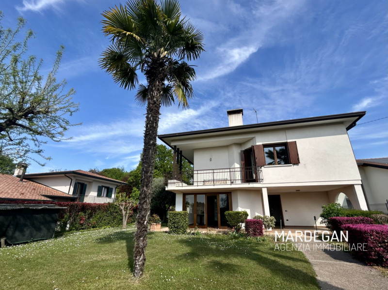 NOSTRA ESCLUSIVA! LA SOLUZIONE RISULTA IDEALE PER DUE NUCLEI FAMILIARI 
Quando vieni a scoprirla?...