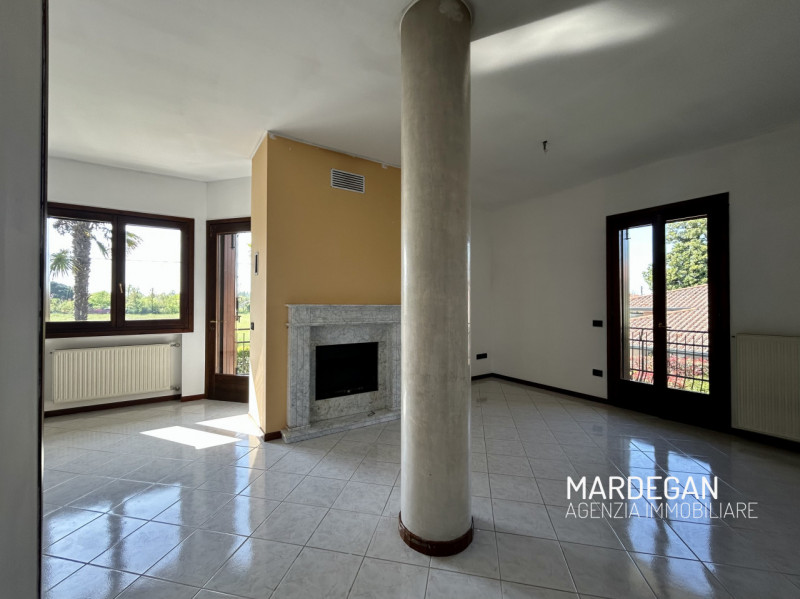 NOSTRA ESCLUSIVA! LA SOLUZIONE RISULTA IDEALE PER DUE NUCLEI FAMILIARI 
Quando vieni a scoprirla?...