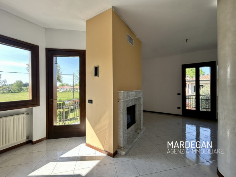 NOSTRA ESCLUSIVA! LA SOLUZIONE RISULTA IDEALE PER DUE NUCLEI FAMILIARI 
Quando vieni a scoprirla?...