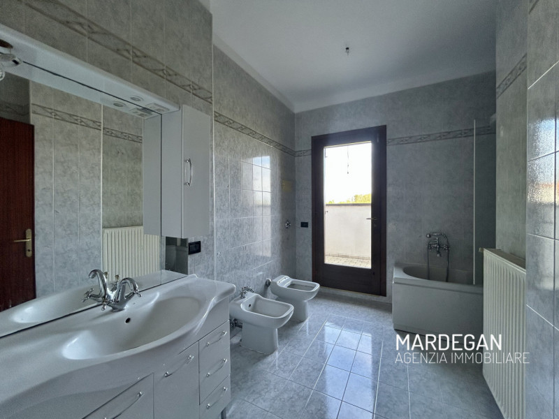 NOSTRA ESCLUSIVA! LA SOLUZIONE RISULTA IDEALE PER DUE NUCLEI FAMILIARI 
Quando vieni a scoprirla?...