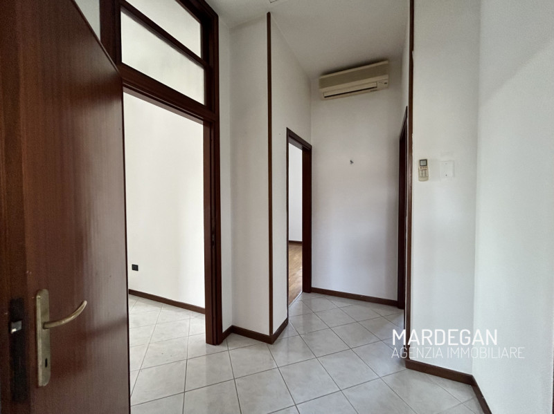 NOSTRA ESCLUSIVA! LA SOLUZIONE RISULTA IDEALE PER DUE NUCLEI FAMILIARI 
Quando vieni a scoprirla?...