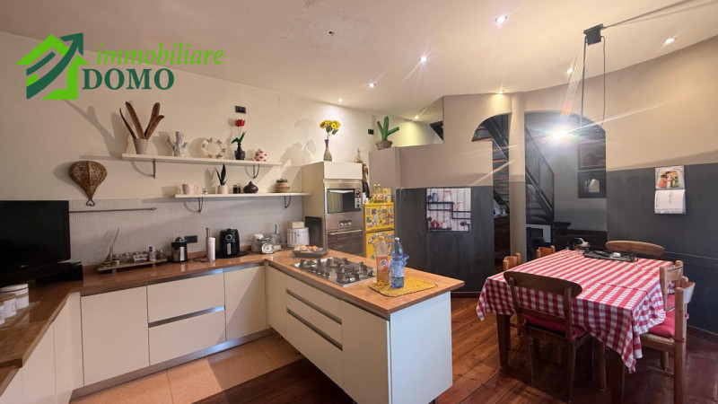 Piovene Rocchette: casa a schiera in ottime condizioni comoda a tutti i sevizi €180.000 info 0445...