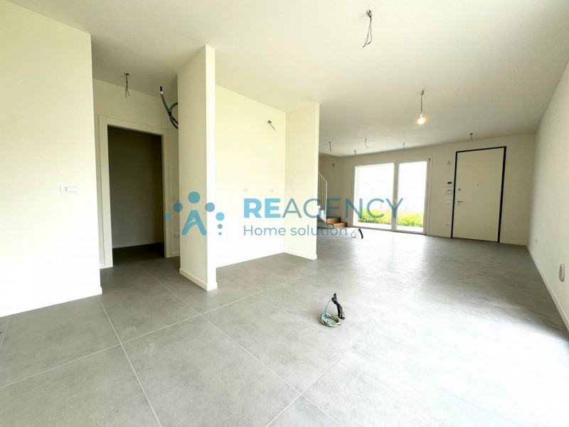 BORGO SANTA CHIARA – SAN VITO
VILLA DI TESTA DI NUOVA COSTRUZIONE CON AMPIO GIARDINO PRIVATO

Ai ...