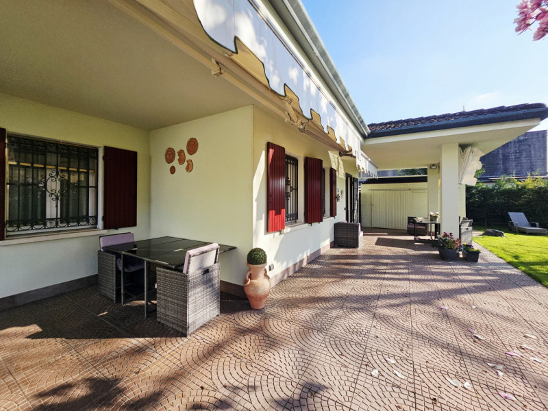 A Montagnana, proponiamo in vendita meravigliosa villa singola, caratterizzata da spazi ampi e de...