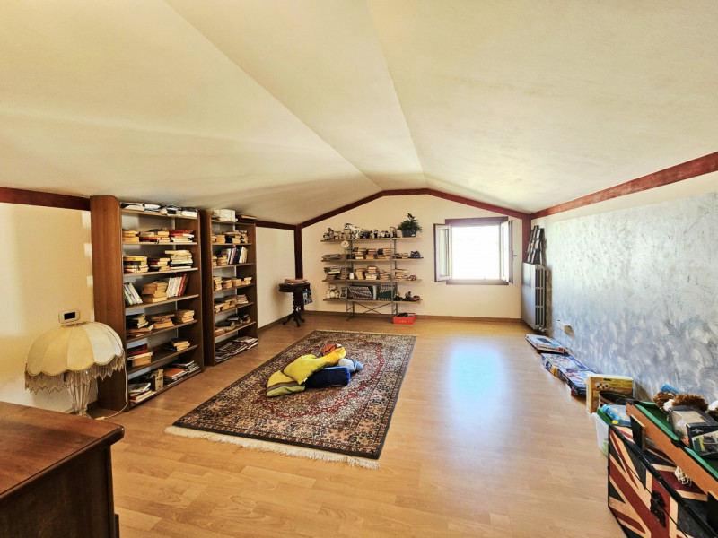 A Montagnana, proponiamo in vendita meravigliosa villa singola, caratterizzata da spazi ampi e de...