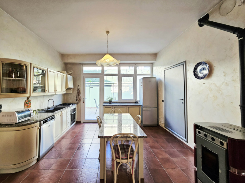 A Montagnana, proponiamo in vendita meravigliosa villa singola, caratterizzata da spazi ampi e de...