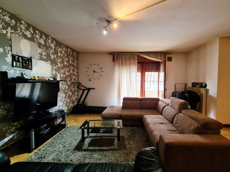 A Noventa Vicentina, proponiamo in vendita un appartamento al primo piano, situato in uno stabile...