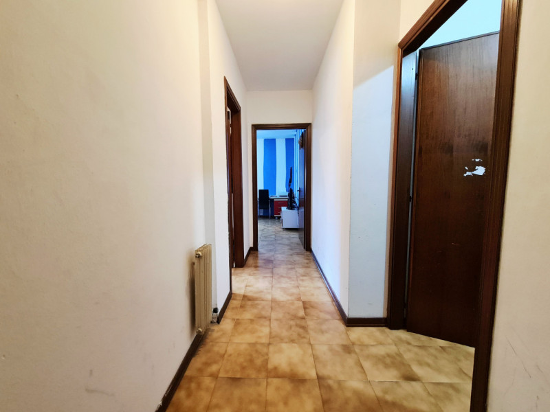 A Noventa Vicentina, proponiamo in vendita un appartamento al primo piano, situato in uno stabile...