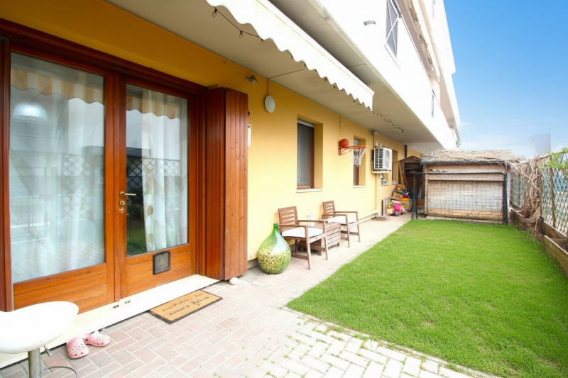 MASERA' DI PADOVA: appartamento situato nel cuore del paese, a pochi passi da tutti i principali ...