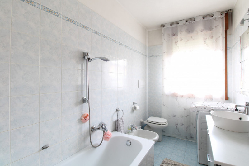 MASERA' DI PADOVA: appartamento situato nel cuore del paese, a pochi passi da tutti i principali ...