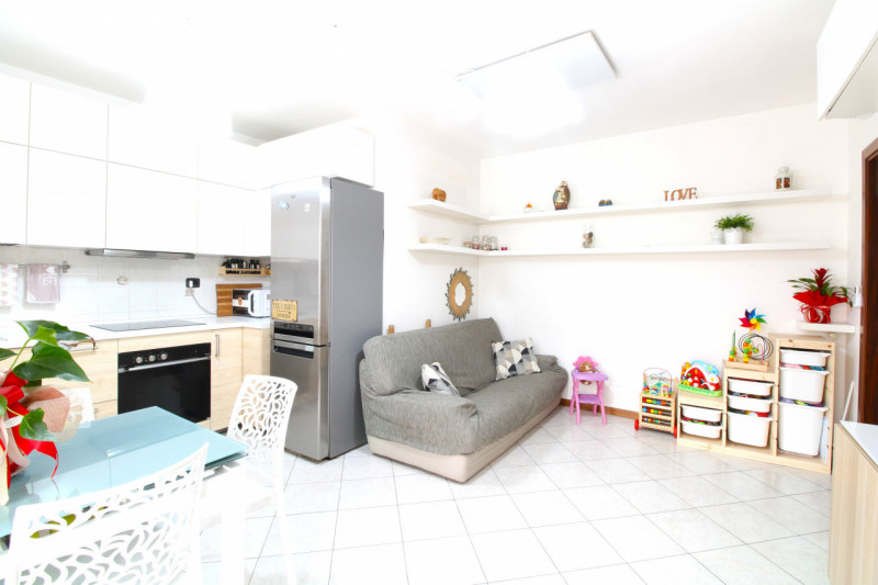 MASERA' DI PADOVA: appartamento situato nel cuore del paese, a pochi passi da tutti i principali ...