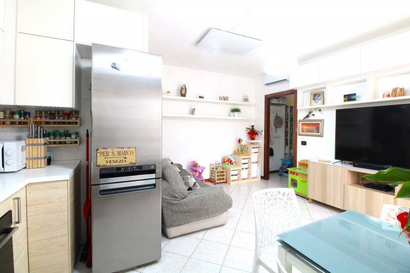 MASERA' DI PADOVA: appartamento situato nel cuore del paese, a pochi passi da tutti i principali ...