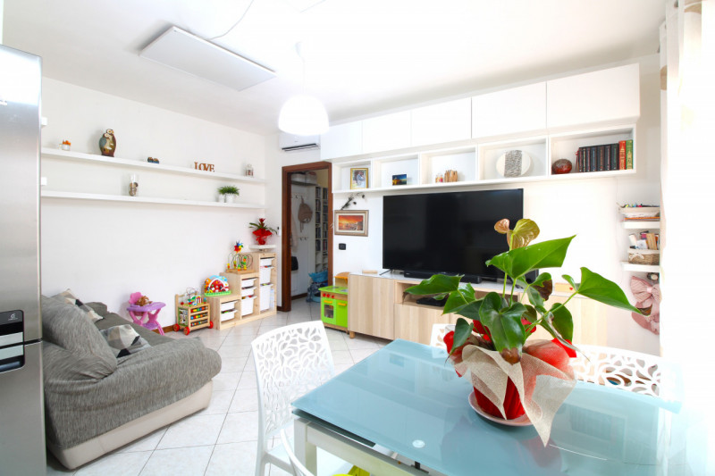 MASERA' DI PADOVA: appartamento situato nel cuore del paese, a pochi passi da tutti i principali ...