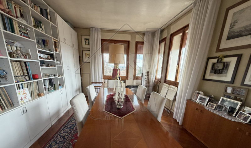 RIF: PDBUS Servizio Fotografico in fase di aggiornamento.

Nel cuore del centro di Padova, in un ...