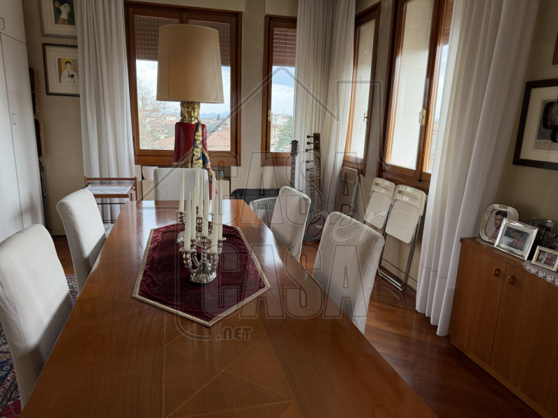 RIF: PDBUS Servizio Fotografico in fase di aggiornamento.

Nel cuore del centro di Padova, in un ...