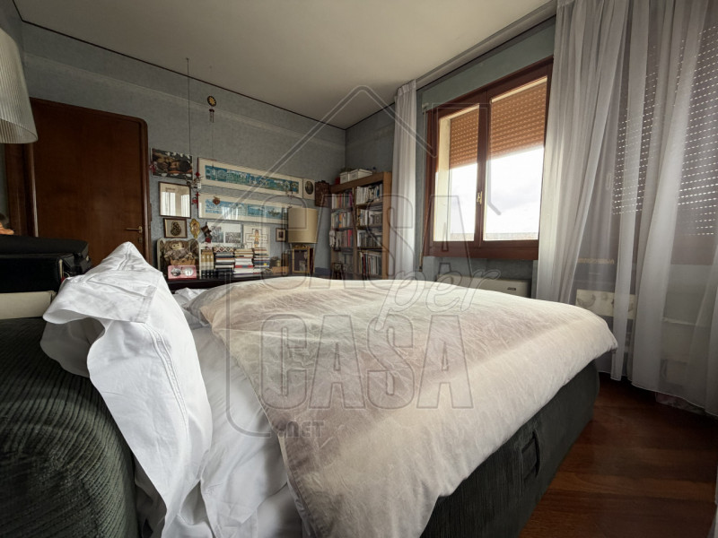 RIF: PDBUS Servizio Fotografico in fase di aggiornamento.

Nel cuore del centro di Padova, in un ...