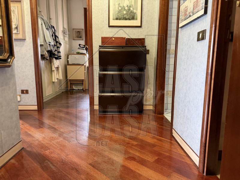 RIF: PDBUS Servizio Fotografico in fase di aggiornamento.

Nel cuore del centro di Padova, in un ...