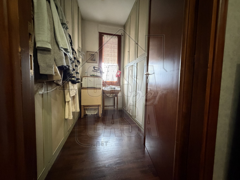 RIF: PDBUS Servizio Fotografico in fase di aggiornamento.

Nel cuore del centro di Padova, in un ...