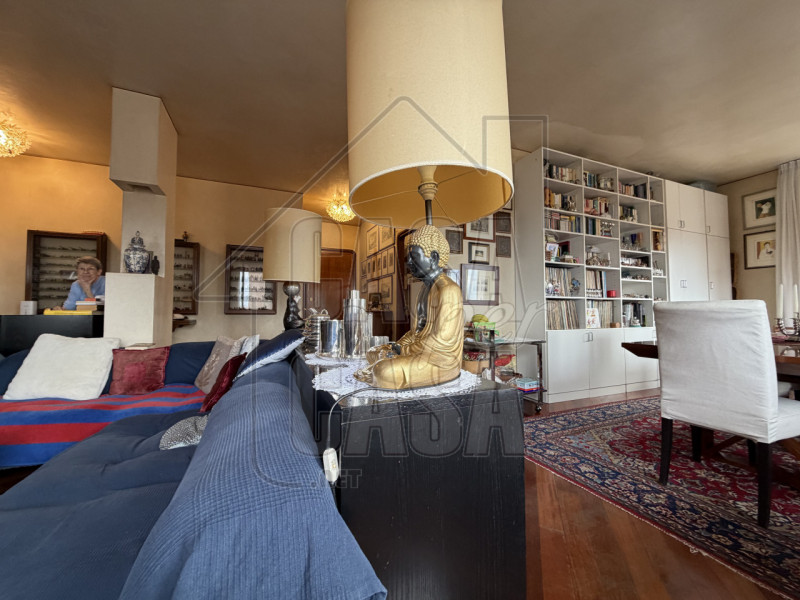 RIF: PDBUS Servizio Fotografico in fase di aggiornamento.

Nel cuore del centro di Padova, in un ...