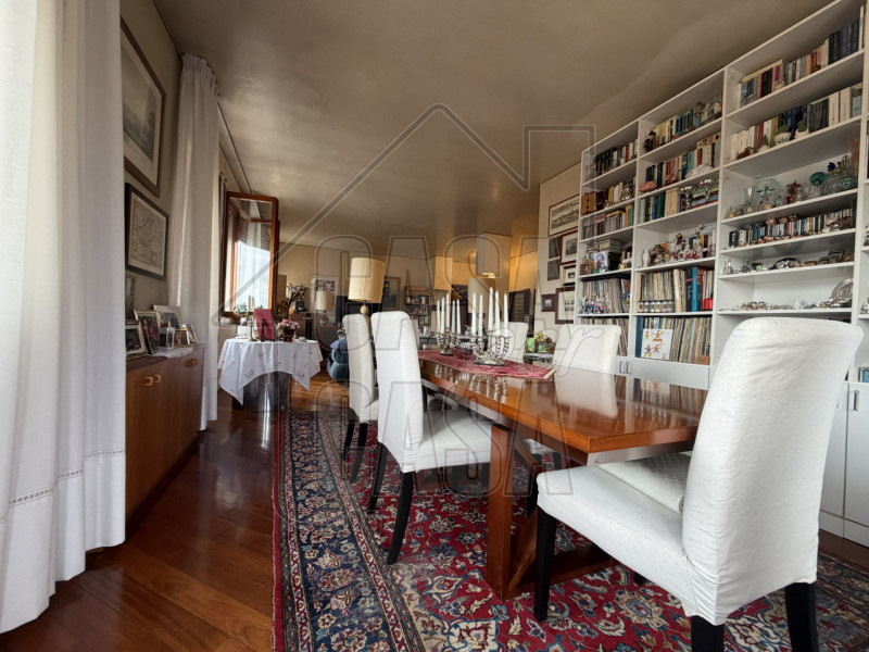 RIF: PDBUS Servizio Fotografico in fase di aggiornamento.

Nel cuore del centro di Padova, in un ...