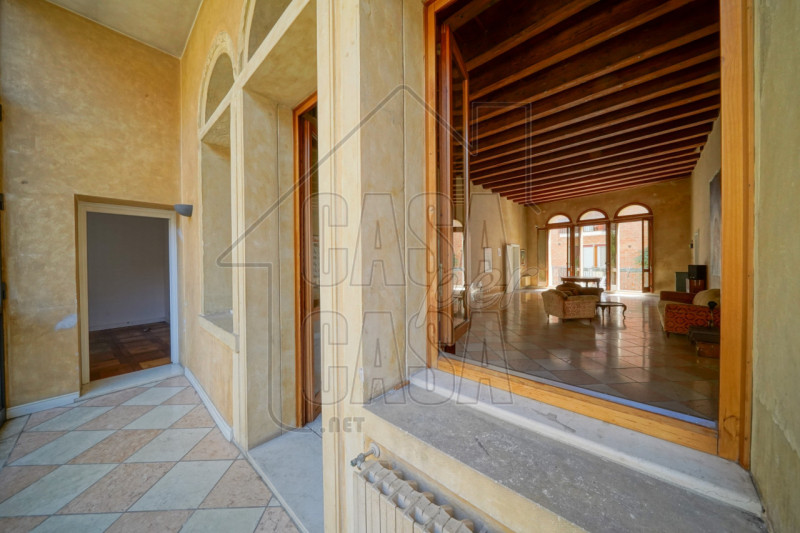 Per info, Maddalena 351 799 3937, riferimento annuncio: MD02

Nel pieno centro storico di Padova,...