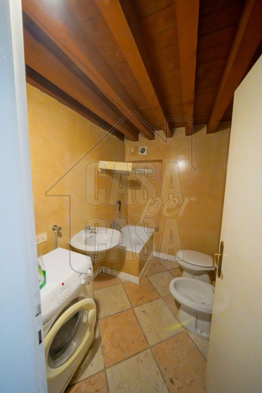 Per info, Maddalena 351 799 3937, riferimento annuncio: MD02

Nel pieno centro storico di Padova,...