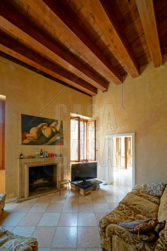 Per info, Maddalena 351 799 3937, riferimento annuncio: MD02

Nel pieno centro storico di Padova,...