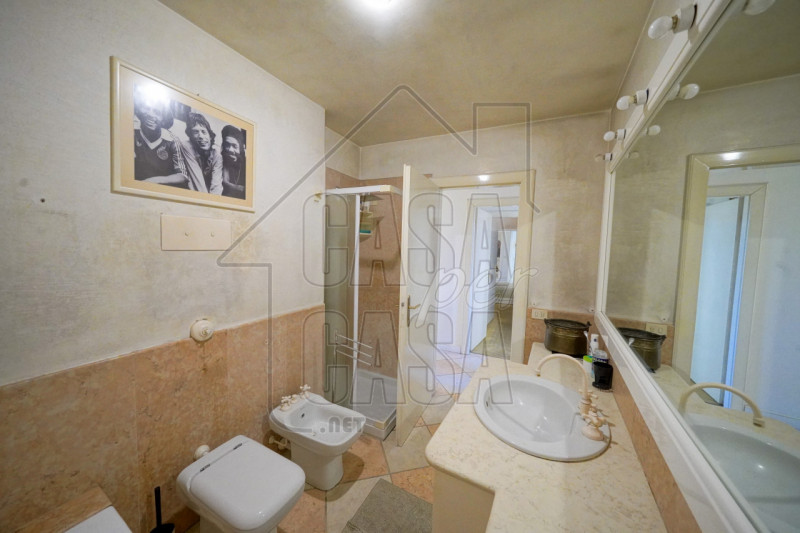 Per info, Maddalena 351 799 3937, riferimento annuncio: MD02

Nel pieno centro storico di Padova,...