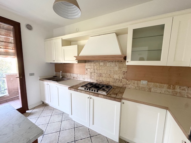 CERVARESE S. CROCE (PD) APPARTAMENTO al piano 1° ed ultimo su 2 livelli, composto da ingresso, so...