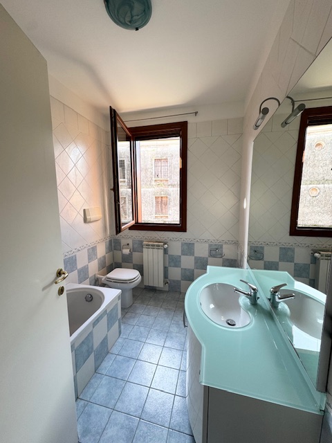 CERVARESE S. CROCE (PD) APPARTAMENTO al piano 1° ed ultimo su 2 livelli, composto da ingresso, so...