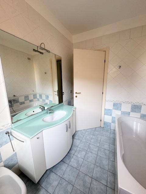 CERVARESE S. CROCE (PD) APPARTAMENTO al piano 1° ed ultimo su 2 livelli, composto da ingresso, so...