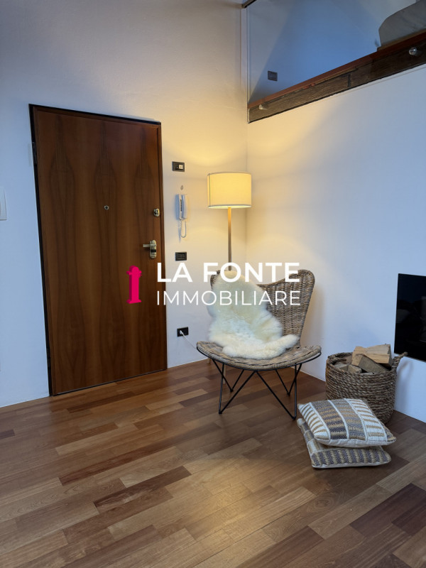 Si richiede una e-mail con le vostre referenze, i vostri contatti e una vostra disponibilità prim...