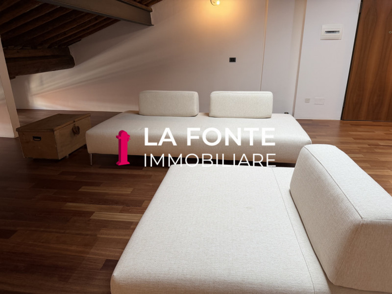 Nel prestigioso contesto del centro storico di Padova, a due passi dal Duomo e dalle principali a...