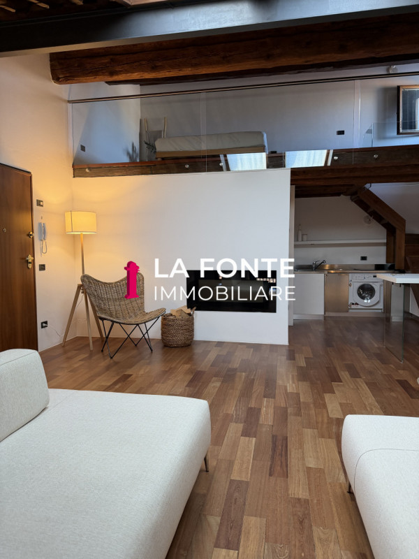 Nel prestigioso contesto del centro storico di Padova, a due passi dal Duomo e dalle principali a...