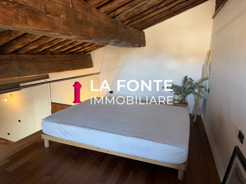 Nel prestigioso contesto del centro storico di Padova, a due passi dal Duomo e dalle principali a...