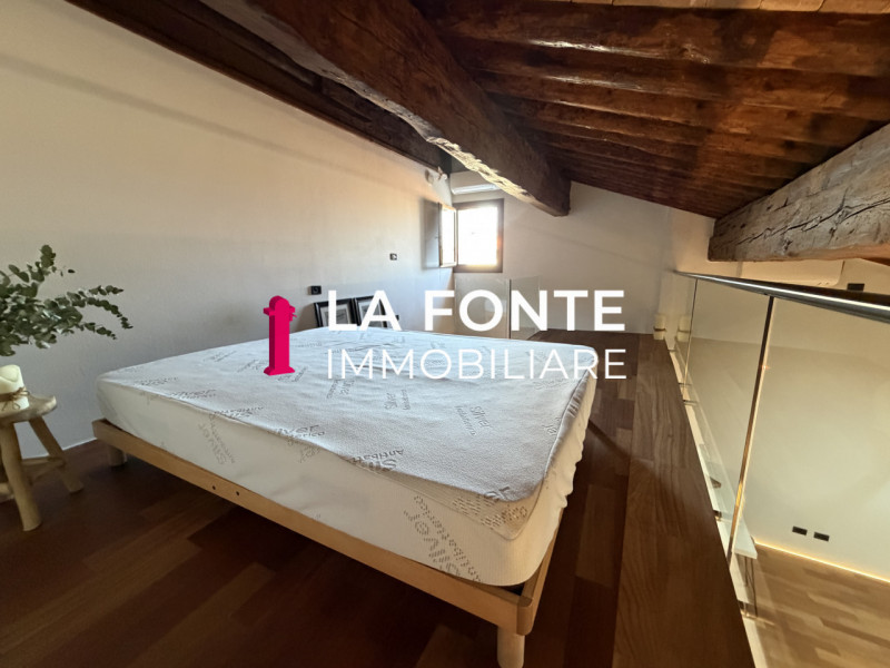 Nel prestigioso contesto del centro storico di Padova, a due passi dal Duomo e dalle principali a...