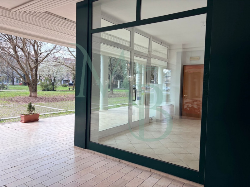 RUBANO (PD): Immobiliare MB propone in vendita esclusiva un negozio di circa 40 mq, soluzione ide...