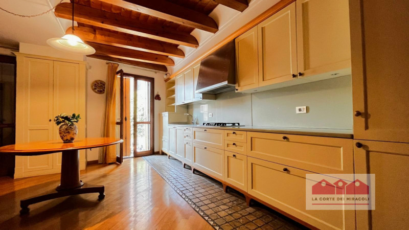 CORSO FOGAZZARO: BICAMERE ARREDATO COMPOSTO DA SOGGIORNO CON ANGOLO COTTURA, UNA CAMERA MATRIMONI...