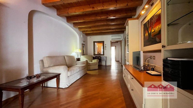 CORSO FOGAZZARO: BICAMERE ARREDATO COMPOSTO DA SOGGIORNO CON ANGOLO COTTURA, UNA CAMERA MATRIMONI...