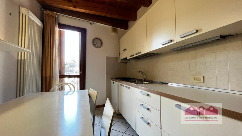 CORSO FOGAZZARO: BICAMERE ARREDATO COMPOSTO DA SOGGIORNO CON ANGOLO COTTURA, UNA CAMERA MATRIMONI...