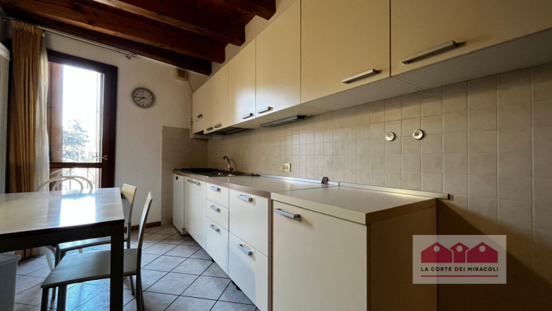 CORSO FOGAZZARO: BICAMERE ARREDATO COMPOSTO DA SOGGIORNO CON ANGOLO COTTURA, UNA CAMERA MATRIMONI...