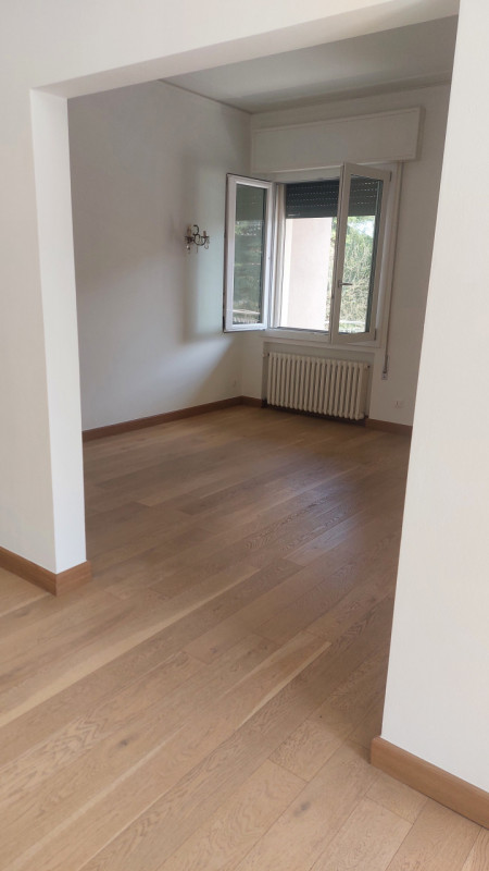 In zona interna al quartiere proponiamo porzione di bifamiliare al primo piano di recente ristrut...