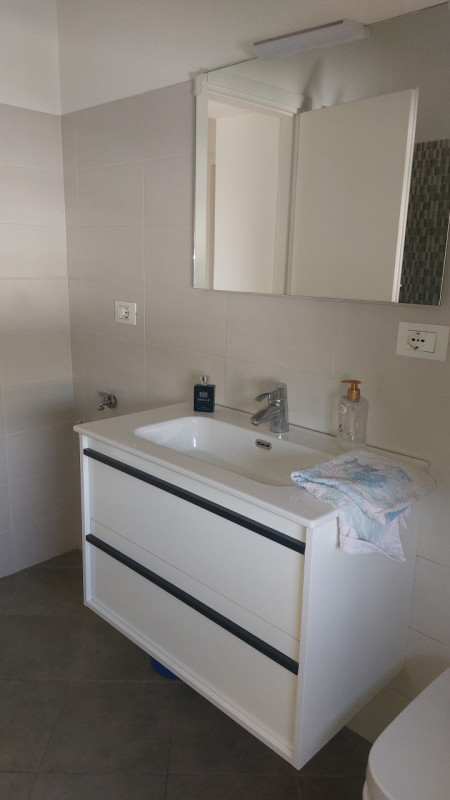 In zona interna al quartiere proponiamo porzione di bifamiliare al primo piano di recente ristrut...