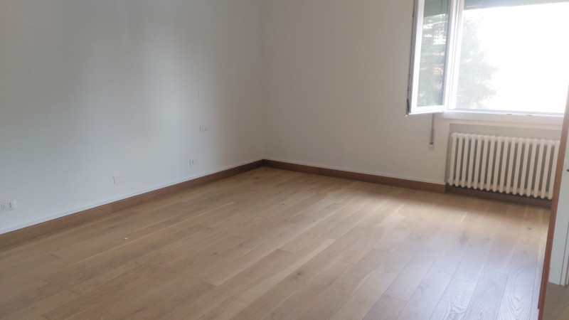 In zona interna al quartiere proponiamo porzione di bifamiliare al primo piano di recente ristrut...