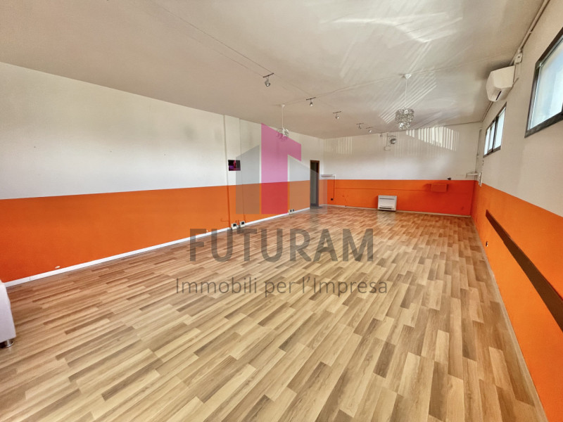 TORRI DI QUARTESOLO - 27FIL - PER INFO 0444/310220

Si propone in VENDITA  negozio di 125 mq situ...