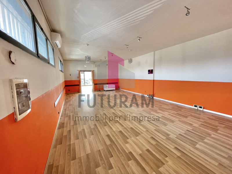 TORRI DI QUARTESOLO - 27FIL - PER INFO 0444/310220

Si propone in VENDITA  negozio di 125 mq situ...