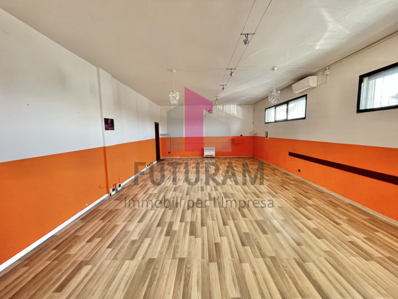 TORRI DI QUARTESOLO - 27FIL - PER INFO 0444/310220

Si propone in VENDITA  negozio di 125 mq situ...