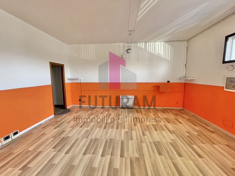 TORRI DI QUARTESOLO - 27FIL - PER INFO 0444/310220

Si propone in VENDITA  negozio di 125 mq situ...